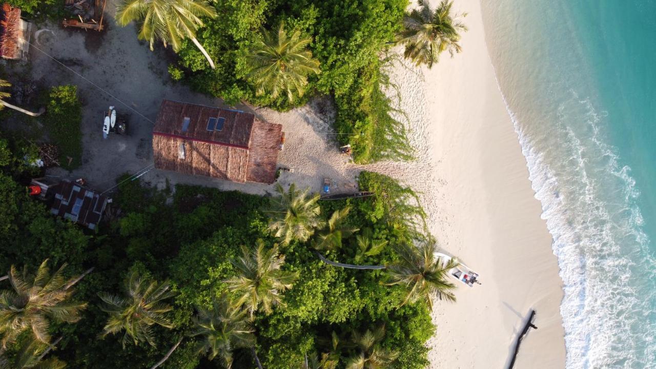 Pinang Island - Private Island Sea View Bungalows Singkil  Ngoại thất bức ảnh