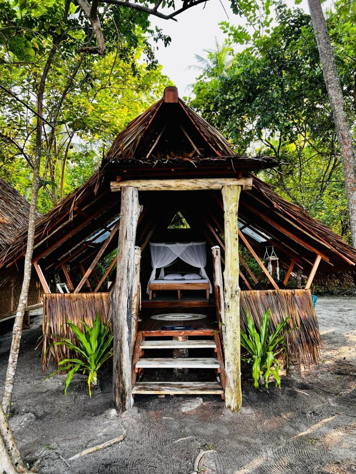 Pinang Island - Private Island Sea View Bungalows Singkil  Ngoại thất bức ảnh
