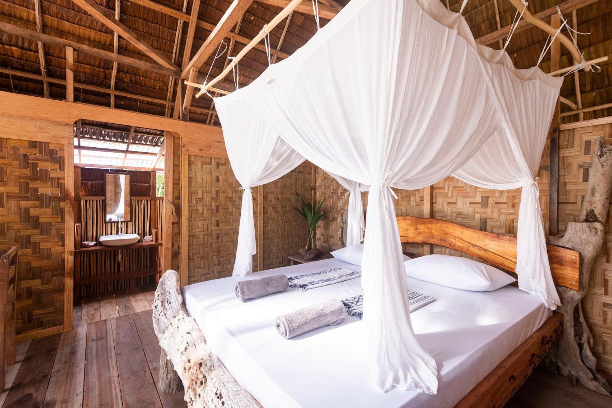 Pinang Island - Private Island Sea View Bungalows Singkil  Ngoại thất bức ảnh